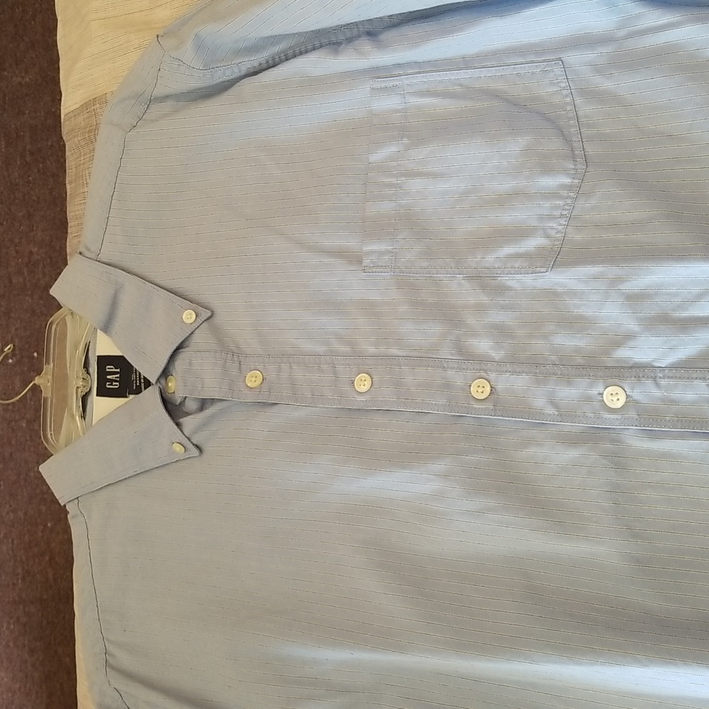 GAP Long Sleeve Size XL Condition: Excellent Color: Lt Blue - Picture 5 of 6
